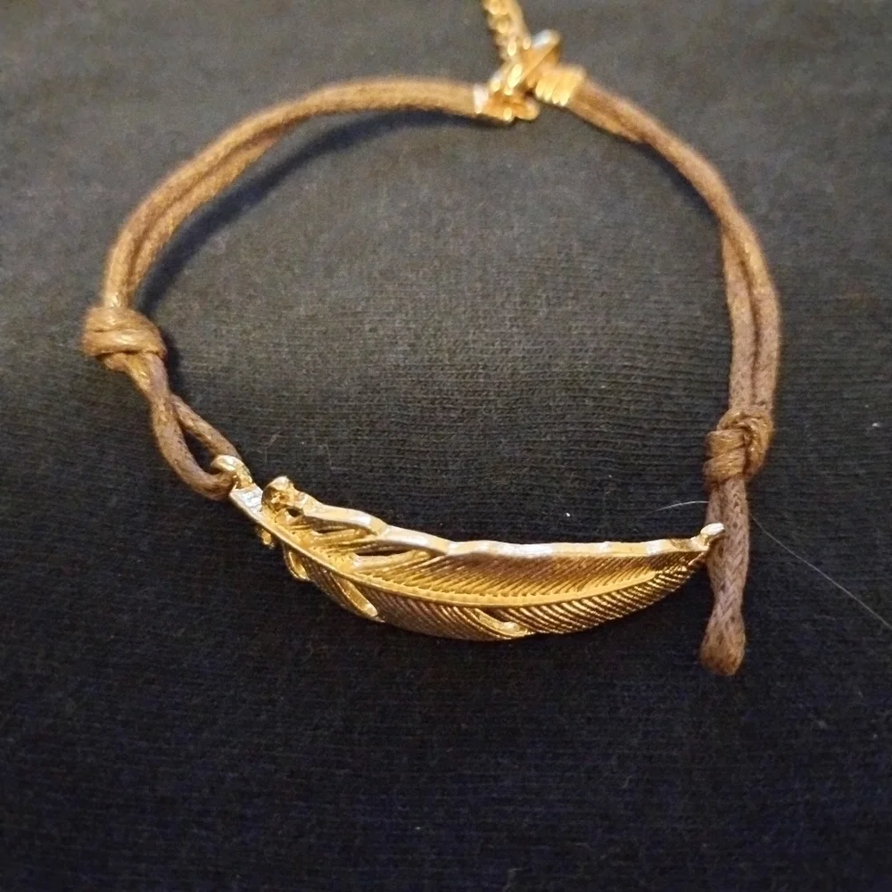 Leaf jewelry lot